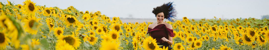 banner-mujer-rodeada-girasoles-914x172 banner-mujer-rodeada-girasoles-914x172