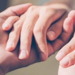 manos-cogidas-apoyo-banner manos-cogidas-apoyo-banner