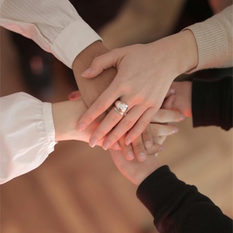 manos-animo_330x420 manos-animo_330x420